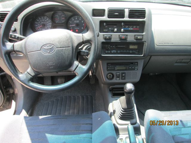 Toyota RAV4 1997 photo 5