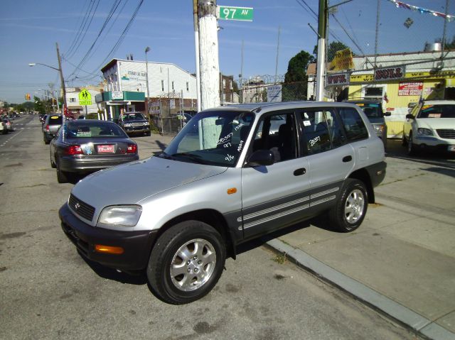 Toyota RAV4 1997 photo 1