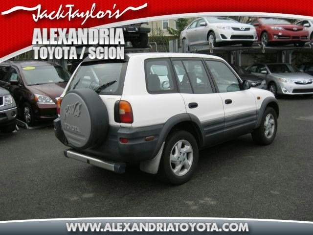 Toyota RAV4 1997 photo 2