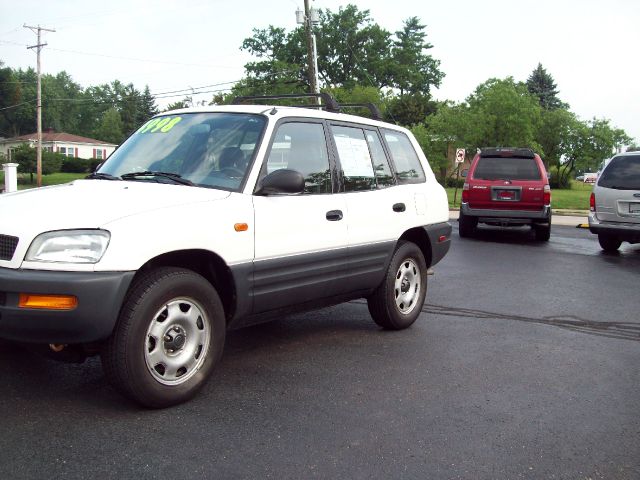 Toyota RAV4 1997 photo 3