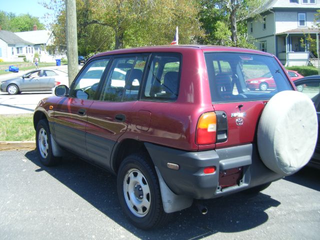 Toyota RAV4 1997 photo 2