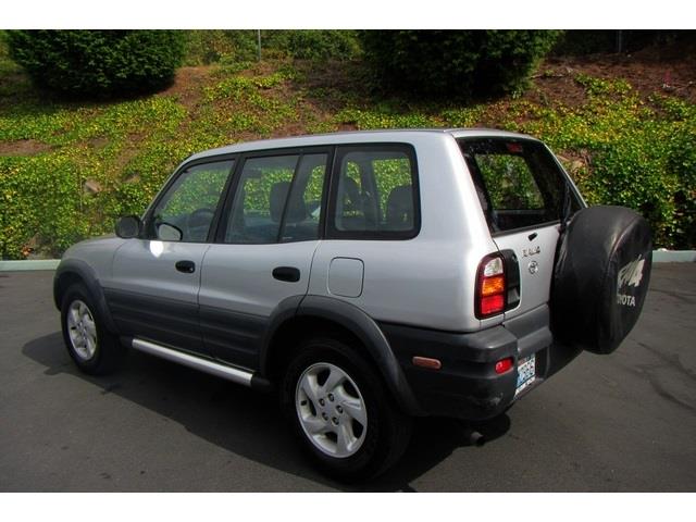 Toyota RAV4 1998 photo 1