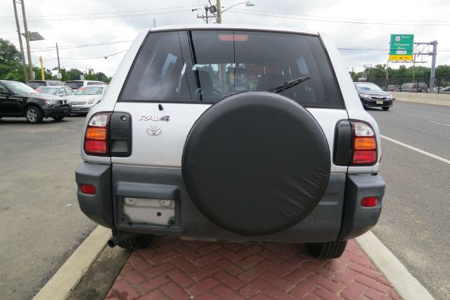 Toyota RAV4 1998 photo 3