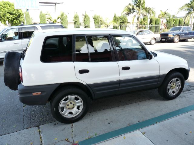 Toyota RAV4 1999 photo 2