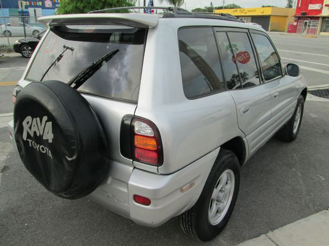 Toyota RAV4 2000 photo 12