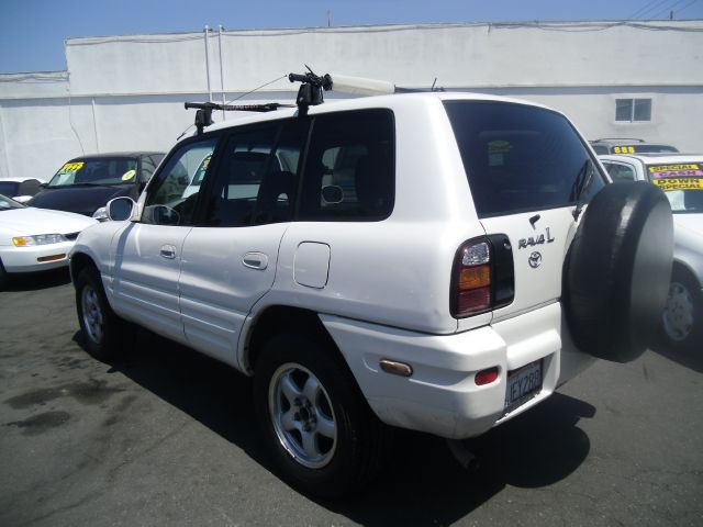 Toyota RAV4 2000 photo 2