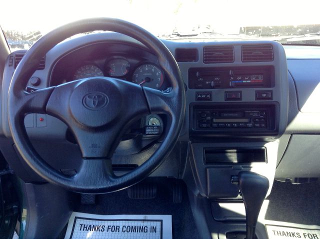 Toyota RAV4 2000 photo 2