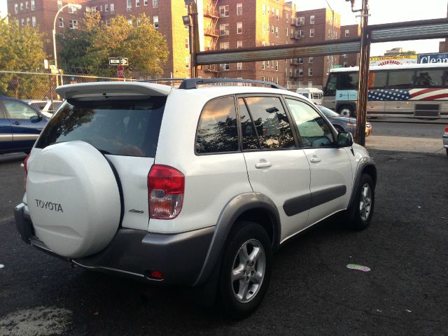 Toyota RAV4 2001 photo 3