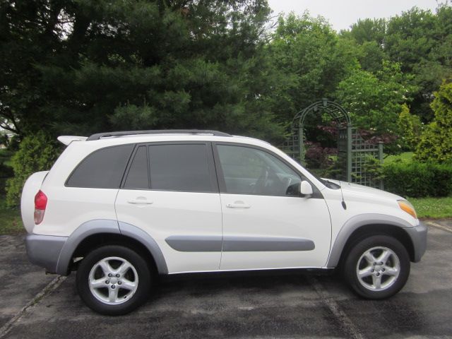 Toyota RAV4 2001 photo 2