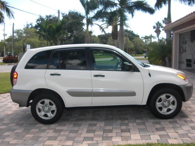 Toyota RAV4 2002 photo 1