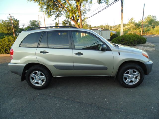 Toyota RAV4 2003 photo 2