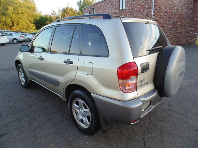 Toyota RAV4 2003 photo 3