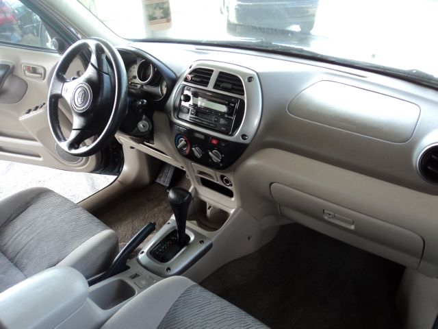 Toyota RAV4 2003 photo 2