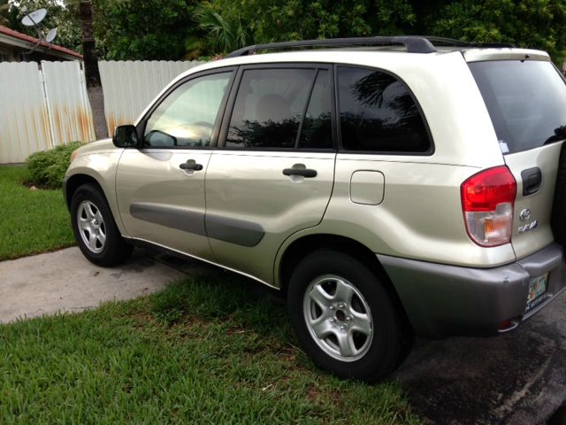 Toyota RAV4 2003 photo 3