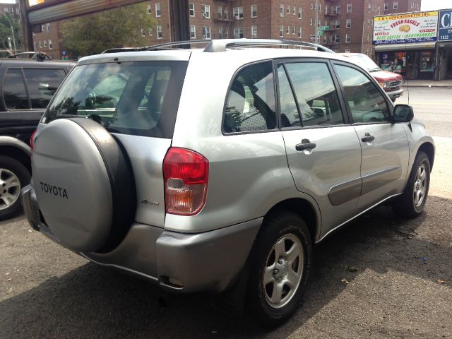 Toyota RAV4 2003 photo 3