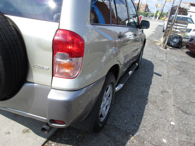 Toyota RAV4 2003 photo 2