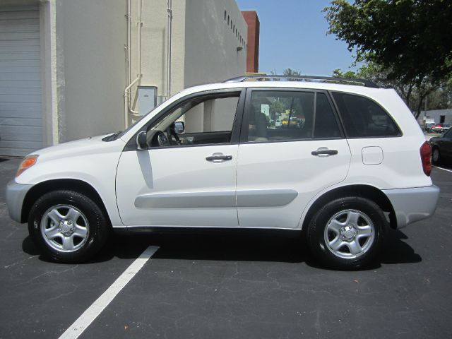 Toyota RAV4 2004 photo 2