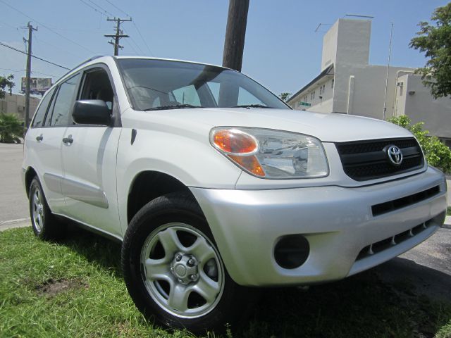 Toyota RAV4 2004 photo 4