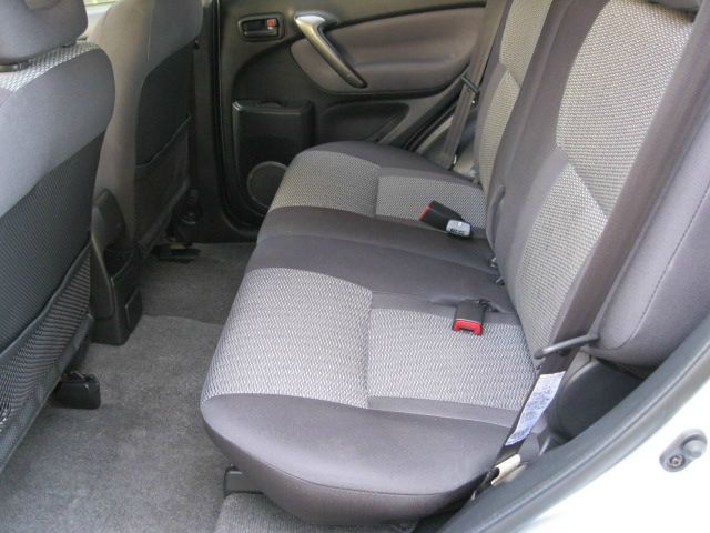 Toyota RAV4 2004 photo 2