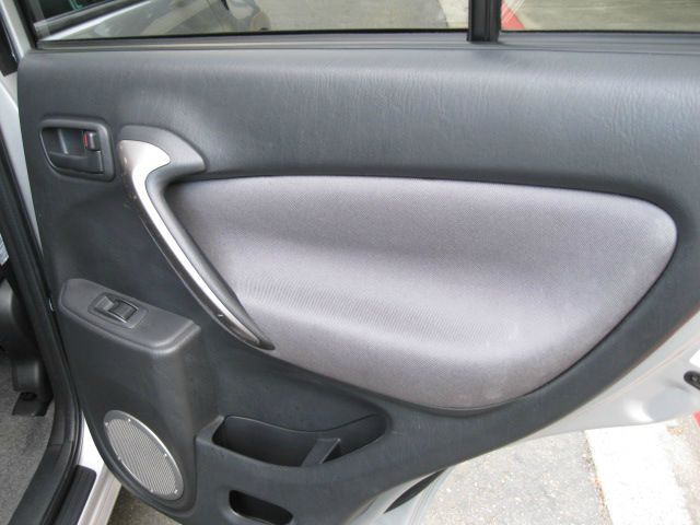 Toyota RAV4 2004 photo 3