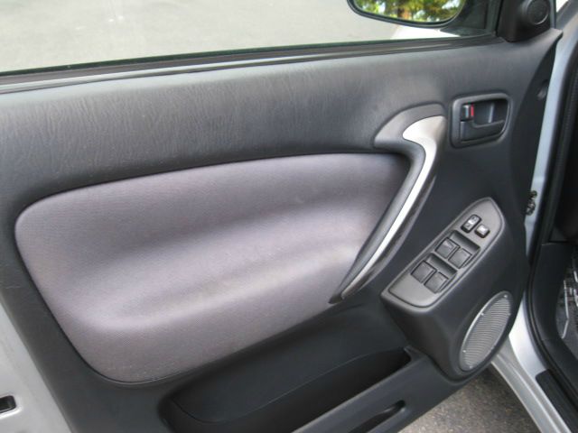 Toyota RAV4 2004 photo 4