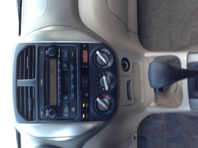 Toyota RAV4 2004 photo 3