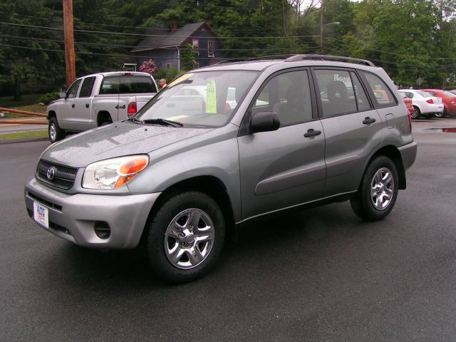 Toyota RAV4 2004 photo 2