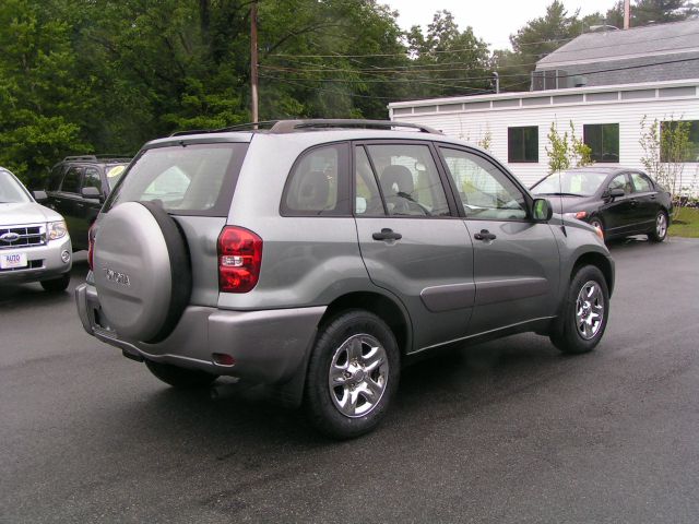 Toyota RAV4 2004 photo 3