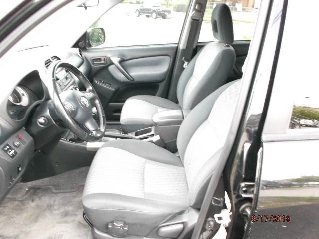 Toyota RAV4 2004 photo 2