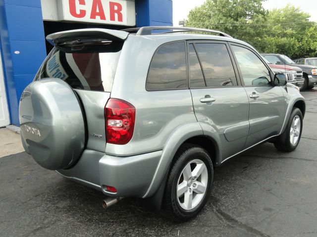 Toyota RAV4 2004 photo 2