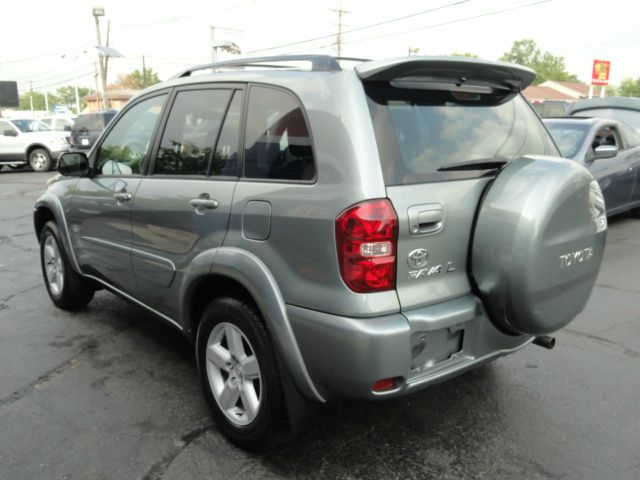 Toyota RAV4 2004 photo 3