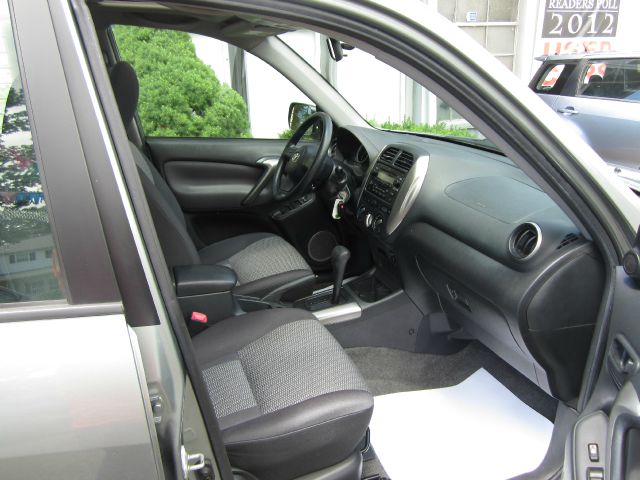 Toyota RAV4 2004 photo 2