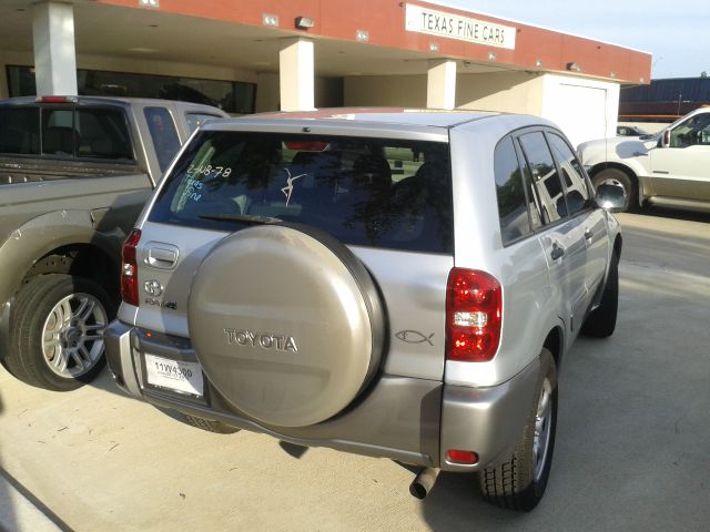 Toyota RAV4 2004 photo 2