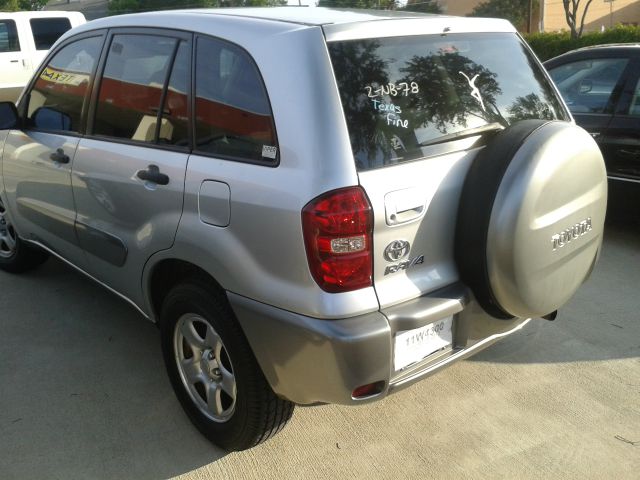 Toyota RAV4 2004 photo 4