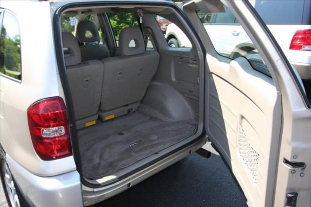 Toyota RAV4 2004 photo 3