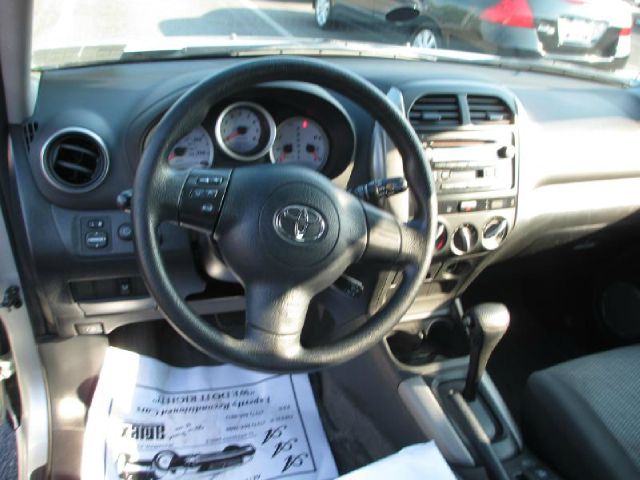 Toyota RAV4 2005 photo 4