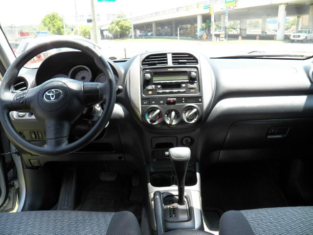 Toyota RAV4 2005 photo 10