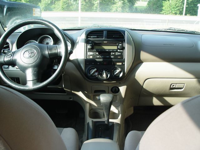 Toyota RAV4 2005 photo 6