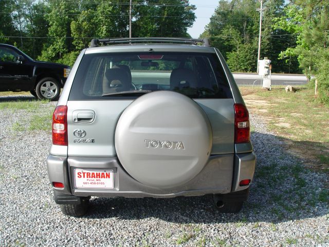 Toyota RAV4 2005 photo 9