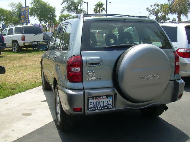 Toyota RAV4 2005 photo 2