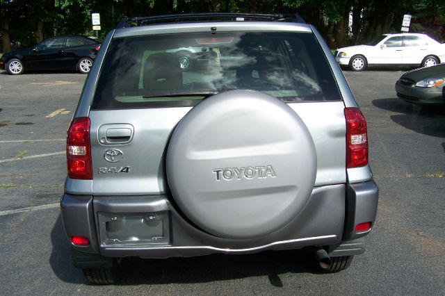Toyota RAV4 2005 photo 4