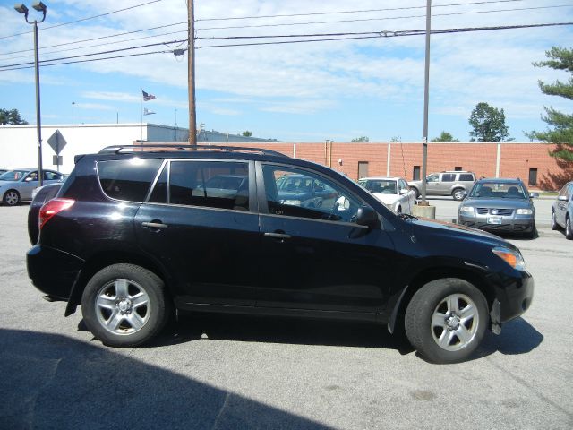 Toyota RAV4 ES LX SUV