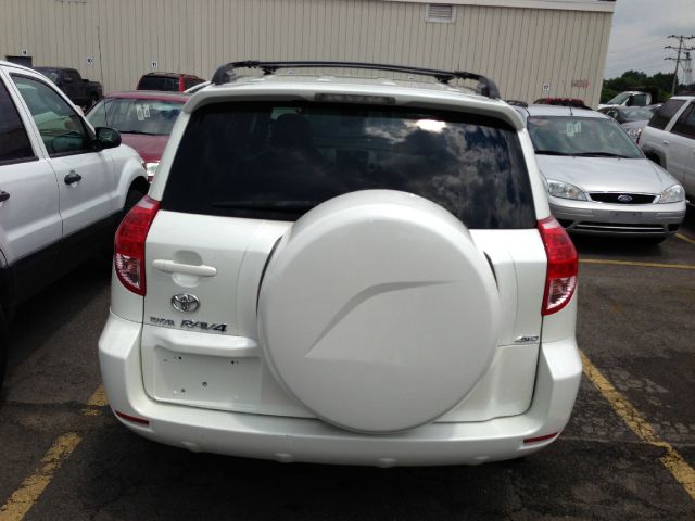 Toyota RAV4 All-weather Pack SUV