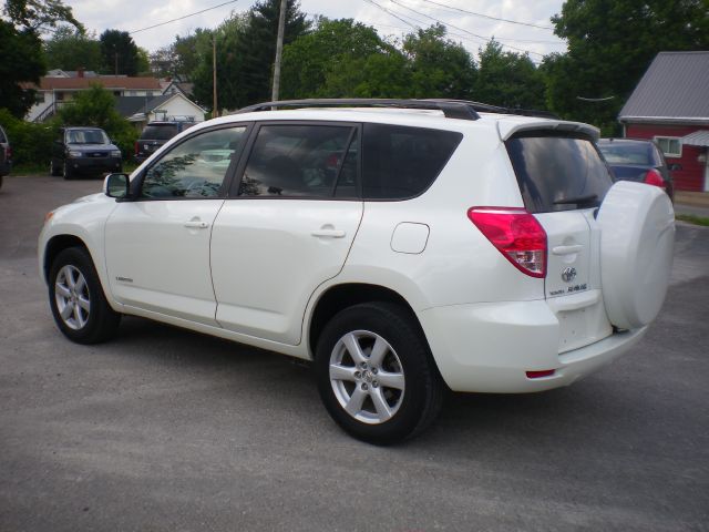 Toyota RAV4 All-weather Pack SUV