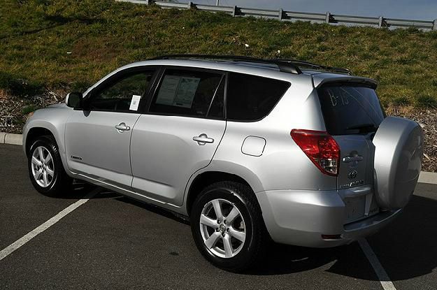 Toyota RAV4 2500hd LS 4X4 SUV