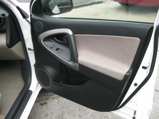 Toyota RAV4 2007 photo 14