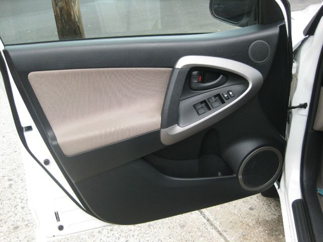 Toyota RAV4 2007 photo 16