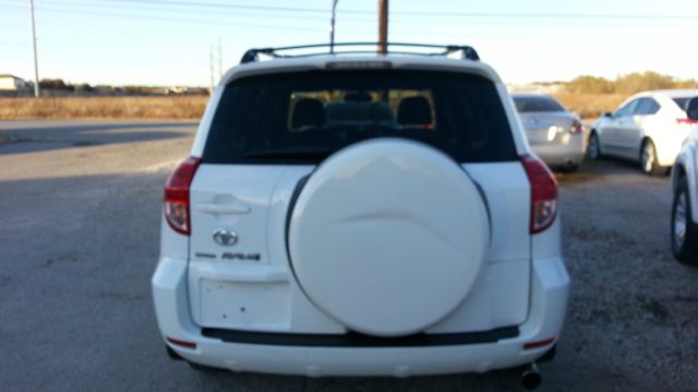 Toyota RAV4 2008 photo 4