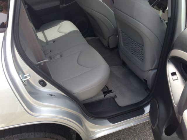 Toyota RAV4 2008 photo 19