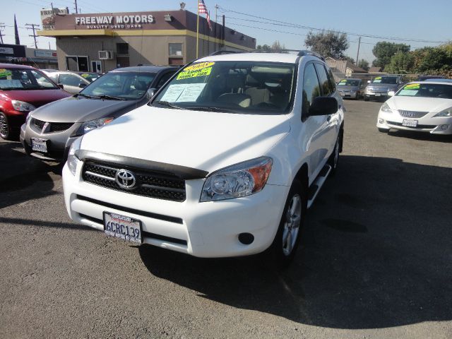 Toyota RAV4 2008 photo 4